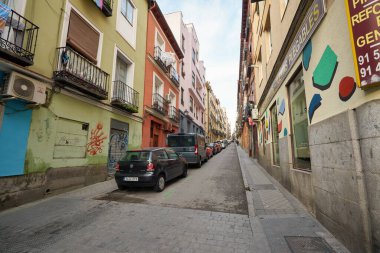 MADRID, İspanya - CIRCA HAZİRANESİ, 2020: Madrid sokak manzarası.