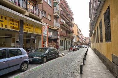 MADRID, İspanya - CIRCA HAZİRANESİ, 2020: Madrid sokak manzarası.