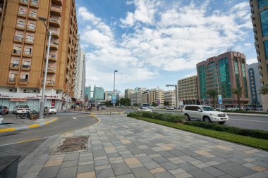 ABU DHABI, BAE - CIRCA JANUARY, 2020: Abu Dabi sokak manzarası.