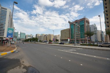 ABU DHABI, BAE - CIRCA JANUARY, 2020: Abu Dabi sokak manzarası.