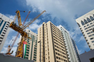 ABU DHABI, BAE - CIRCA JANUARY, 2020: Abu Dabi 'deki binalar.