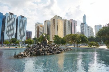 ABU DHABI, BAE - CIRCA JANUARY, 2020: Abu Dabi sokak manzarası.