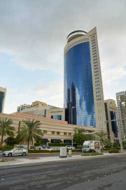 ABU DHABI, BAE - CIRCA JANUARY, 2020: Abu Dabi sokak manzarası.