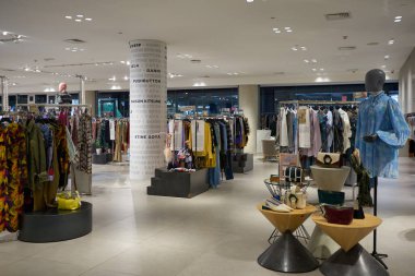 BANGKOK, THAILAND - CIRCA JANUARY, 2020: Siyam Keşif Alışveriş Merkezi 'nin iç çekimi.