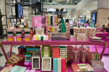 BANGKOK, THAILAND - CIRCA JANUARY, 2020: Siyam Keşif Alışveriş Merkezi 'nin iç çekimi.