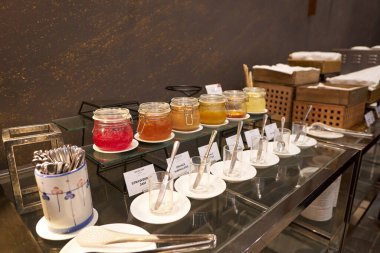 SELAYANG, MALAYSIA - CIRCA MARCH, 2023: Mercure Selangor Selayang 'daki restoranın iç çekimleri.