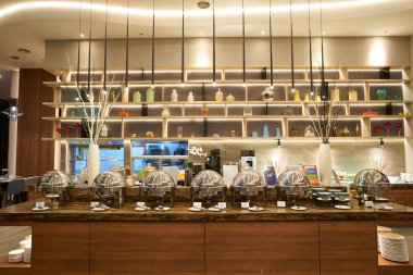 SELAYANG, MALAYSIA - CIRCA MARCH, 2023: Mercure Selangor Selayang 'daki restoranın iç çekimleri.