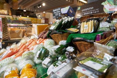 BANGKOK, THAILAND - CIRCA APRIL, 2023: Bangkok 'taki Terminal 21 alışveriş merkezindeki süpermarket gurme pazarında. 