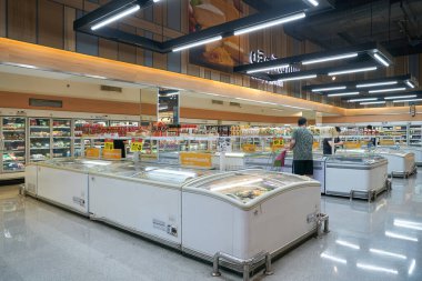 BANGKOK, THAILAND - CIRCA Nisan 2023: Bangkok 'taki Big C Supercenter Ratchadamri' nin içinde. 