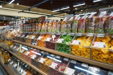 BANGKOK, THAILAND - CIRCA APRIL, 2023: Bangkok 'taki Big C Supercenter Ratchadamri' nin iç çekimi. 