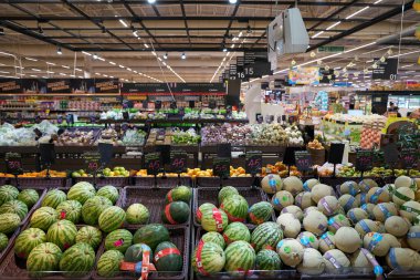 PATTAYA, THAILAND - CIRCA APRIL, 2023: Pattaya 'daki Big C süpermarketinde üretiliyor. Big C bir bakkal ve genel pazarlama perakendecisi..