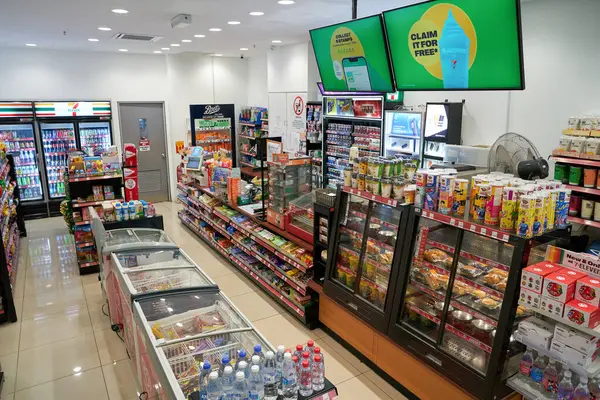 stock image KUALA LUMPUR, MALAYSIA - CIRCA MARCH, 2023: interior shot of 7-eleven store at KLIA2.