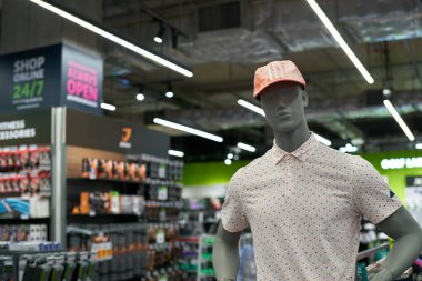 PATTAYA, THAILAND - CIRCA APRIL, 2023: Central Pattaya 'daki Supersports mağazasında (CentralFestival Pattaya Beach) alışveriş merkezi.