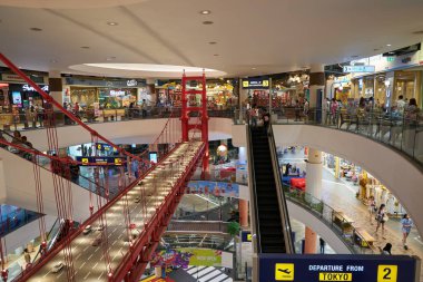 PATTAYA, THAILAND - CIRCA APRIL, 2023: 21 Pattaya Terminali 'nde görülen Golden Gate Köprüsü kopyası.