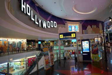 PATTAYA, THAILAND - CIRCA APRIL, 2023: Terminal 21 Pattaya 'nın iç çekimi.