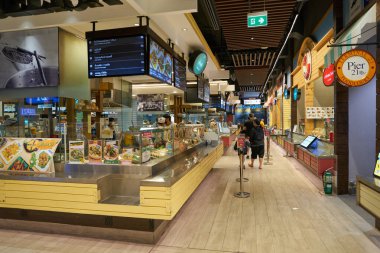 PATTAYA, THAILAND - CIRCA APRIL, 2023: Terminal 21 Pattaya 'daki yemek bölümü