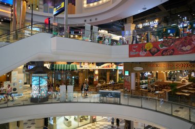 PATTAYA, THAILAND - CIRCA APRIL, 2023: Terminal 21 Pattaya 'nın iç çekimi.