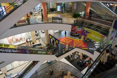 PATTAYA, THAILAND - CIRCA APRIL, 2023: Terminal 21 Pattaya 'nın iç çekimi.