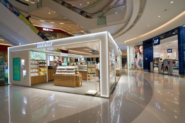 HO CHI MINH CITY, VİETNAM - CIRCA MARCH, 2023: Crescent Mall 'ın iç çekimi.