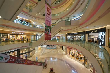 HO CHI MINH CITY, VİETNAM - CIRCA MARCH, 2023: Crescent Mall 'ın iç çekimi.