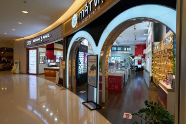 HO CHI MINH CITY, VİETNAM - CIRCA MARCH, 2023: Crescent Mall 'ın iç çekimi