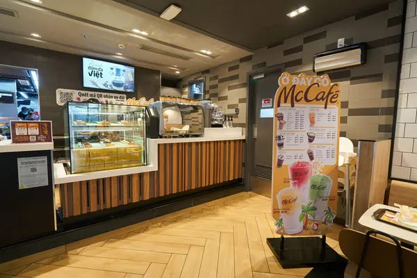 HO CHI MINH CITY, VİETNAM - CIRCA MARCH, 2023: McCafe Ho Chi Minh City 'deki McDonald' s fast food restoranında