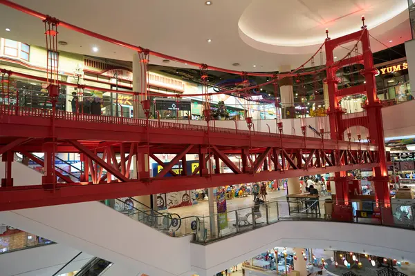 PATTAYA, THAILAND - CIRCA APRIL, 2023: 21 Pattaya Terminali 'nde görülen Golden Gate Köprüsü kopyası.