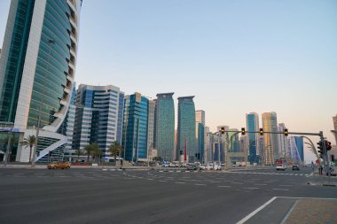 DOHA, Katar - CIRCA MARCH, 2023: Doha 'nın sokak manzarası.