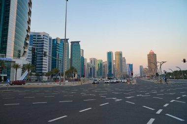DOHA, Katar - CIRCA MARCH, 2023: Doha 'nın sokak manzarası.