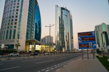 DOHA, Katar - CIRCA MARCH, 2023: Doha 'nın sokak manzarası.
