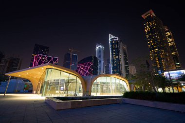 DOHA, Katar - CIRCA MARCH, 2023: Doha 'nın sokak manzarası. 