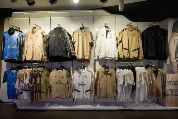 Stock image MADRID, SPAIN - CIRCA JANUARY, 2020: interior shot of Real Madrid Official Store