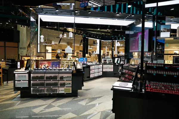 MOSCOW, RUSSIA - CIRCA FEBRUARY, 2023: Sheremetyevo Alexander S. Pushkin Uluslararası Havalimanı gümrüksüz bölge.