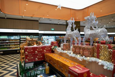 SINGAPORE - Kasım 05, 2023: Jasons Deli Marina Körfezi Sands Dükkanında.