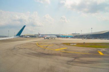 KUALA LUMPUR, MALAYSIA - 24 Mart 2023: Kuala Lumpur Uluslararası Havaalanı Vietnam Havayolları Airbus A321.