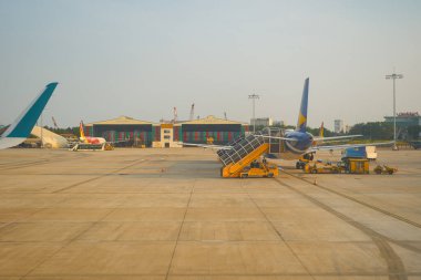 HO CHI MINH CITY, VİETNAM - 24 Mart 2023: Tan Son Nhat Uluslararası Havaalanı Vietnam Havayolları Airbus A321.