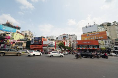 HO CHI MINH CITY, VİETNAM - 25 Mart 2023: Ho Chi Minh şehrinin sokak manzarası.