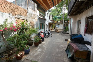 HO CHI MINH CITY, VİETNAM - 25 Mart 2023: Ho Chi Minh City 'de bir ara sokak.