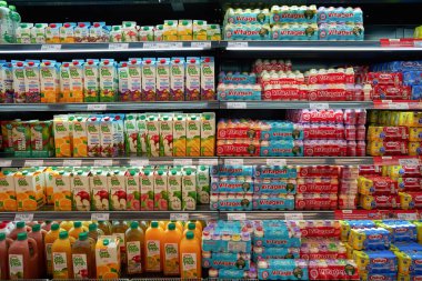 KUALA LUMPUR, MALAYSIA - 26 Mayıs 2023: Berjaya Times Meydanı Kuala Lumpur 'da NSK Grocer' ın iç çekimi.