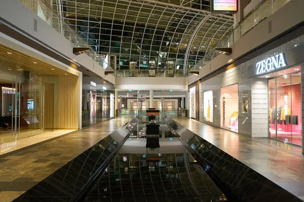 stock image SINGAPORE - NOVEMBER 05, 2023: interior shot of the Shoppes at Marina Bay Sands.