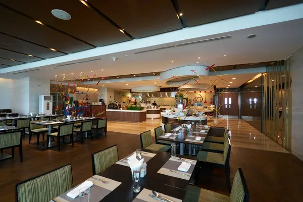 Stock image HO CHI MINH CITY, VIETNAM - MARCH 25, 2023: interior shot of the restaurant in Novotel Saigon Centre.