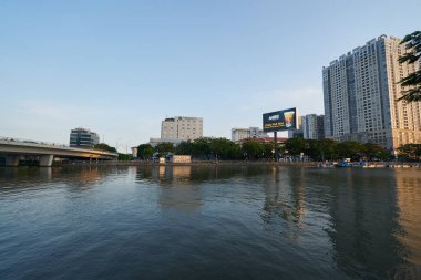 HO CHI MINH ŞEHRİ, VİETNAM - 25 Mart 2023: Akşam Ho Chi Minh Şehri manzarası