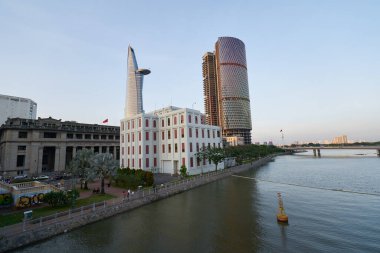 HO CHI MINH ŞEHRİ, VİETNAM - 25 Mart 2023: Akşam Ho Chi Minh Şehri manzarası