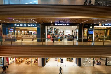 KUALA LUMPUR, MALAYSIA - 27 Mayıs 2023: LaLaport Bukit Bintang Şehir Merkezi alışveriş merkezinin iç çekimi.