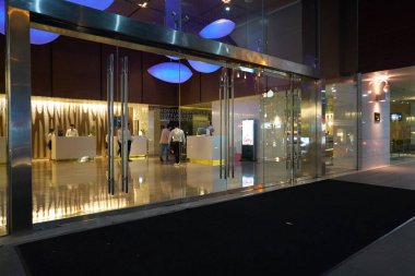 HO CHI MINH CITY, VİETNAM - 26 Mart 2023: Novotel Saigon Centre 'a giriş.