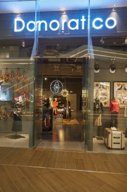 SHENZHEN, ÇİN - 22 Kasım 2019: Shenzhen 'deki Upperhill alışveriş merkezinin içindeki Donoratico mağazası.