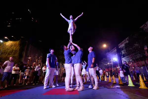 stock image HO CHI MINH CITY, VIETNAM - MARCH 26, 2023: acrobatic performance at Youth Fest 2023 in Ho Chi Minh City.