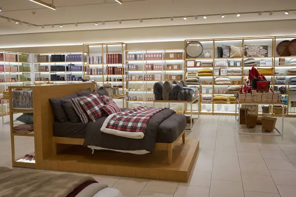 stock image SHENZHEN, CHINA - NOVEMBER 22, 2019: interior shot of Zara Home store inside Upperhills shopping mall in Shenzhen.