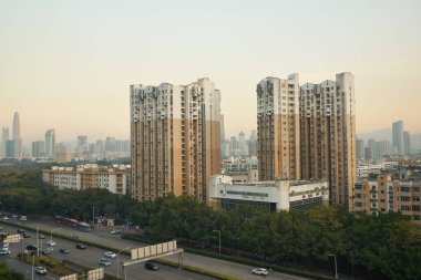 SHENZHEN, ÇİN - 22 Kasım 2019: Shenzhen UpperHills 'ten görüldüğü gibi.