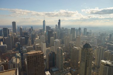 Chicago, IL - CIRCA MARCH, 2016: John Hancock Merkezi 'nden Chicago manzarası. Chicago, Amerika Birleşik Devletleri 'nde büyük bir şehirdir..
